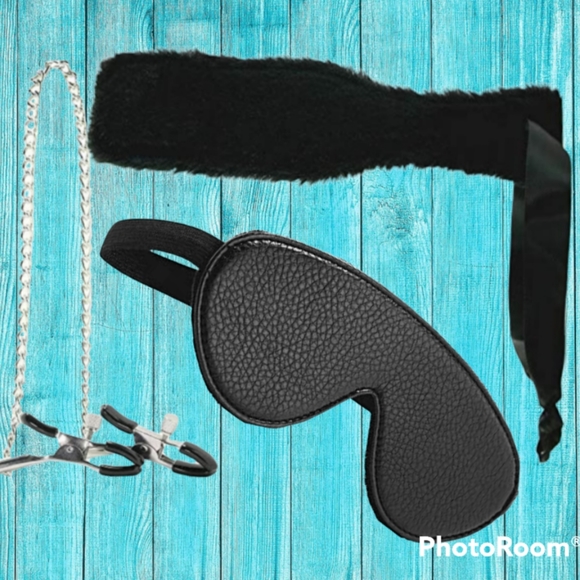 Lux Fetish fuzzy lovers 4 piece bedspreader kit with travel bag! - Picture 4 of 10